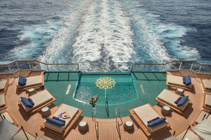 Der Astern Pool der Explora I