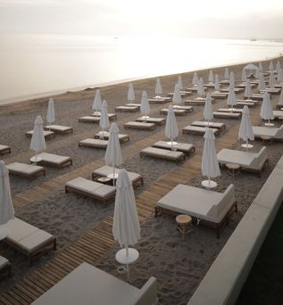 Acanthus Cennet Barut Collection