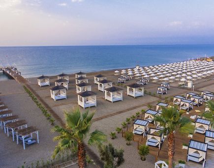 Lara Barut Collection