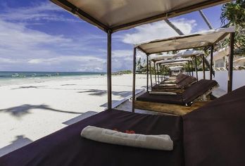 Dream’s Bay Beach Hotel