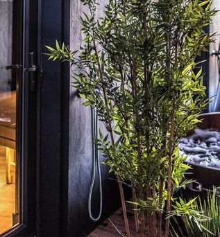 Everness Hotel & Resort