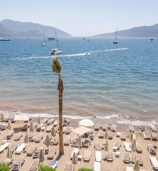 Point Beach Hotel