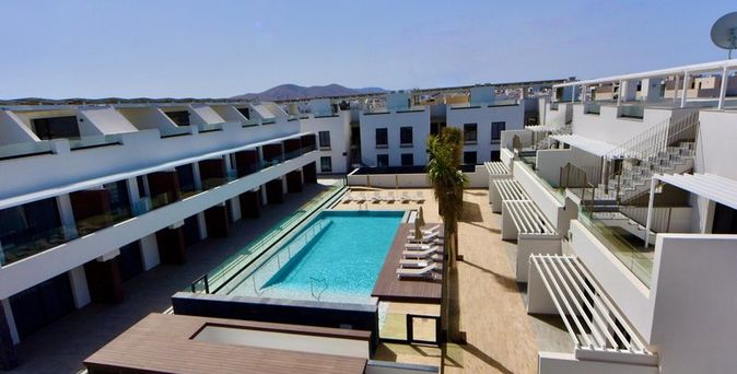 Esmeralda Cotillo Homes by LIVVO