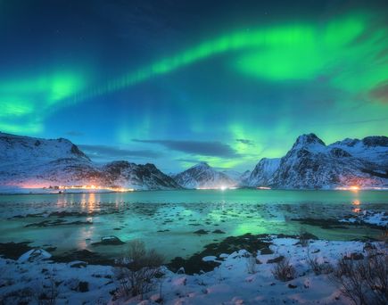 Polarlichter über einem See