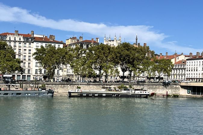 Blick von der Rhône auf Lyon
