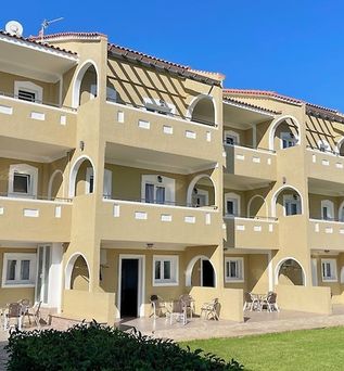 Zeus Studios & Apartments