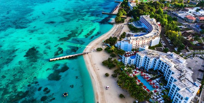 Hotels mit direktem Strandzugang von oben