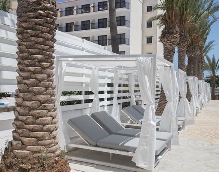 Bohemian Gardens Hotel