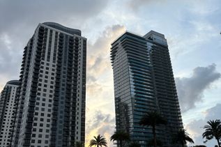 USA, Blick vom Hotelzimmer auf die gegenüberliegenden Hochhäuser