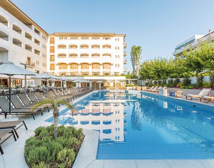 Theartemis Palace