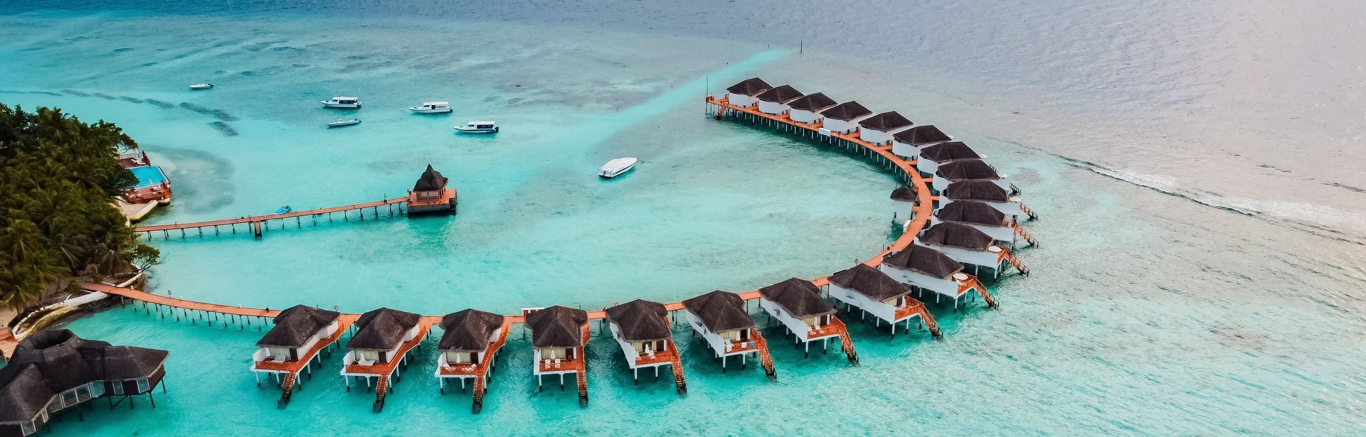 Wasserbungalows von oben