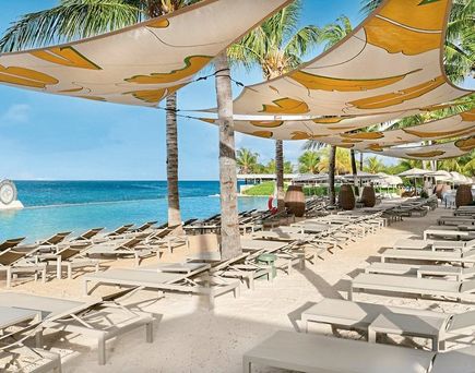 Papagayo Beach Hotel