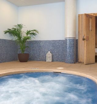 Tropic Garden Hotel & Apartments