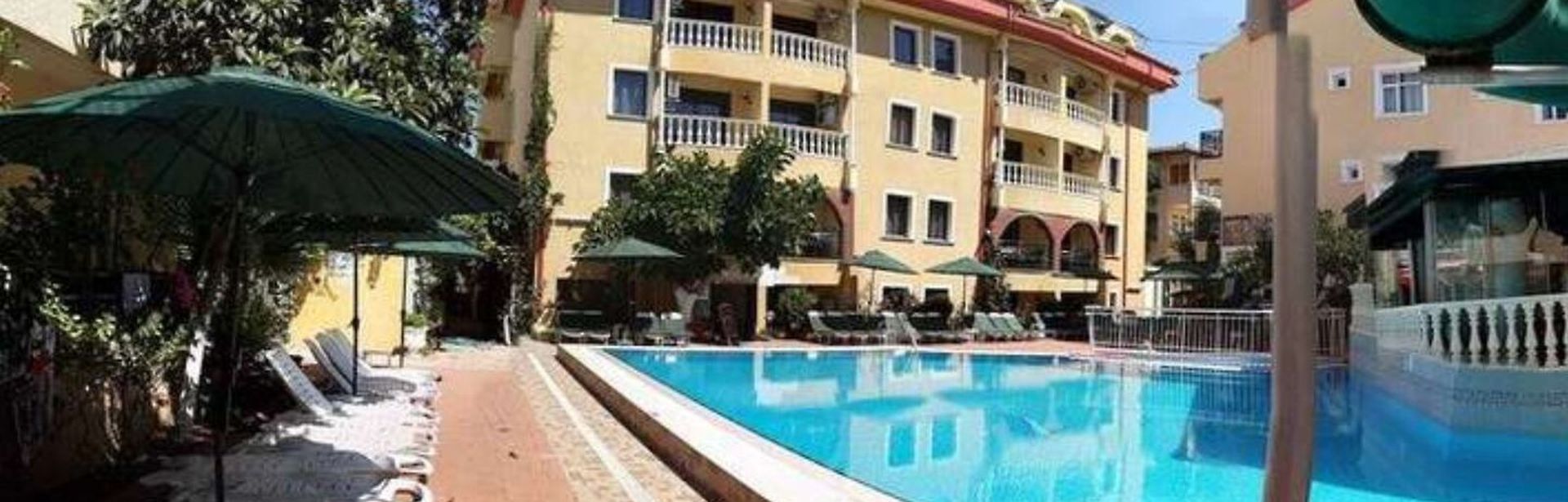 Maxwell Holiday Club