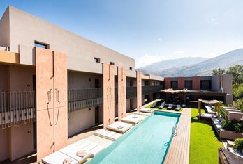 Pilot Amphora Boutique Hotel