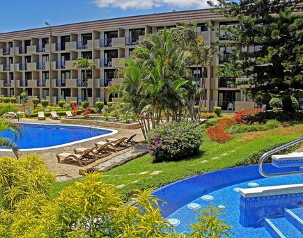 Irazu Hotel & Studios