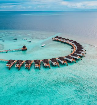 Wasserbungalows von oben