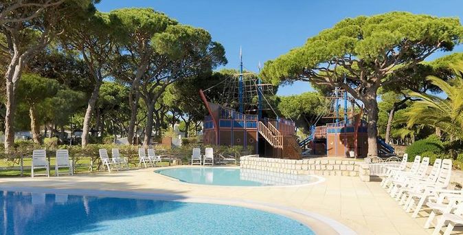 Pine Cliffs Residence, a Luxury Collection Resort