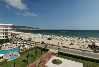 DIT Evrika Beach Club Hotel