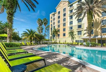 Comfort Suites Maingate East