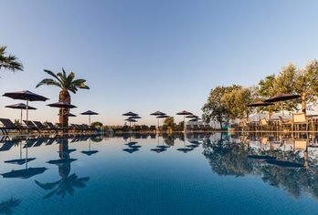 Mythic Summer Hotel 