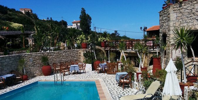 Stone Village Petrino Horio