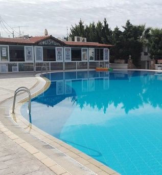 Coliseum Studios & Apartments