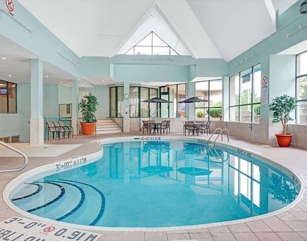 Ramada by Wyndham Niagara Falls/Fallsview