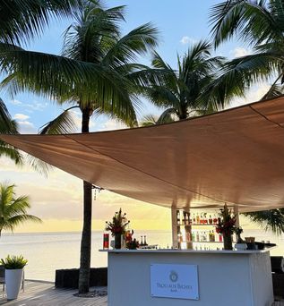 Trou aux Biches Beachcomber Bar
