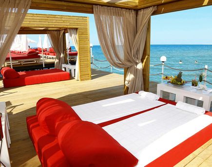 Adam & Eve Hotel