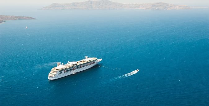 Ein Kreuzfahrtschiff von oben
