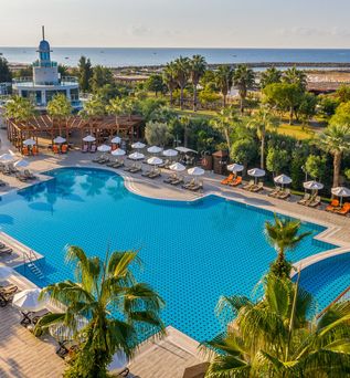 Commodore Elite Suites & Spa