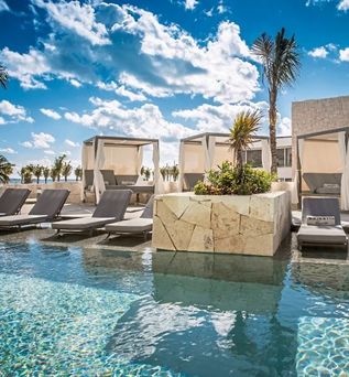 Majestic Elegance Costa Mujeres