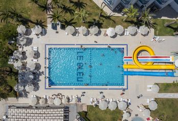 Le Bleu Hotel & Resort