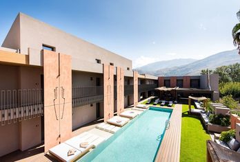 Pilot Amphora Boutique Hotel