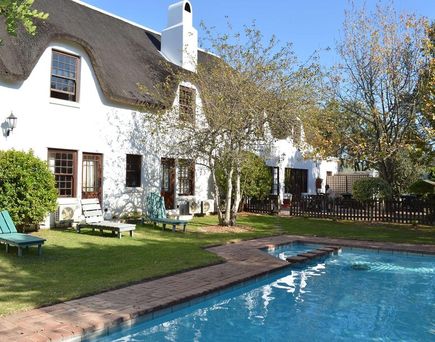 Oakhurst Hotel