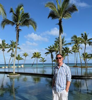 Kevin Trou aux Biches Beachcomber Pool