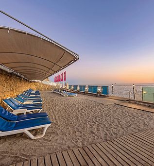 White City Beach Hotel