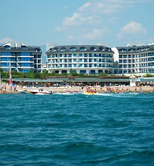 Commodore Elite Suites & Spa