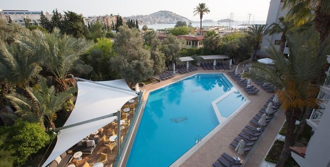 Paloma Marina Suites