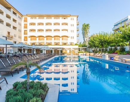 Theartemis Palace
