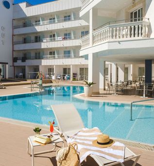 Hotel Triton Beach