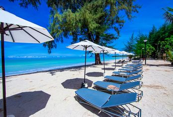 Graceland Khaolak Beach Resort