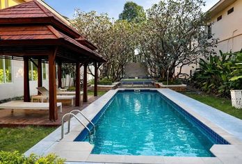 Bangkok Natural Spa & Resort