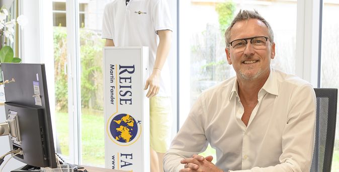 Reisefahnder Reisebüro Büro Lohmar Logo