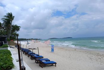 KC Beach Club & Pool Villas