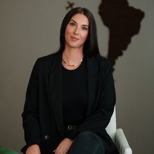 Janina, Reiseberaterin und Reiseexpertin im Reisecenter Plocher, Marktplatz 6, 72172 Sulz am Neckar