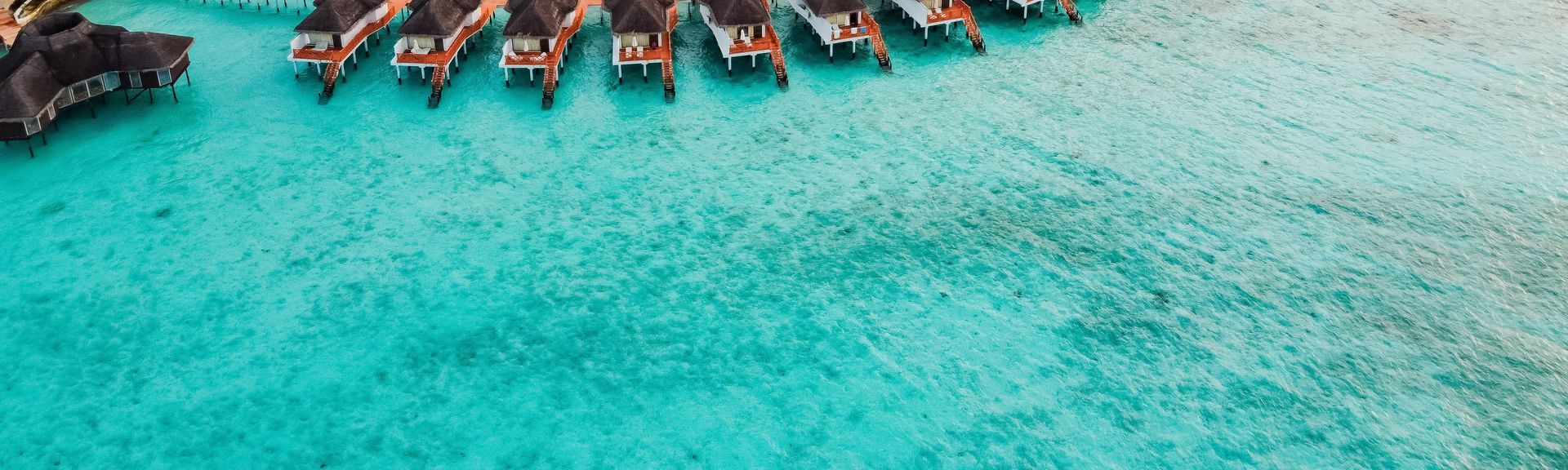 Wasserbungalows von oben