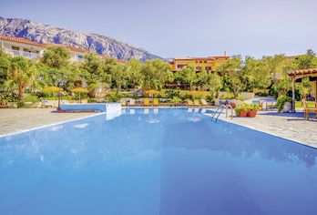 Limnionas Bay Village