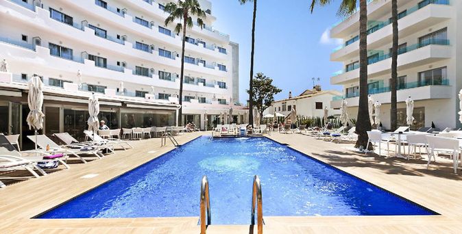 Metropolitan Playa Hotel